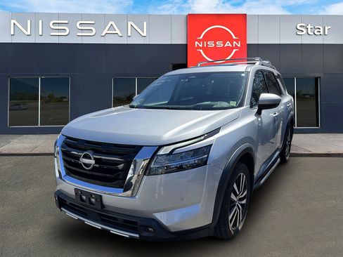 Used 2023 Nissan Pathfinder Platinum w/ Lighting Package (N93) AWD/4WD image 3
