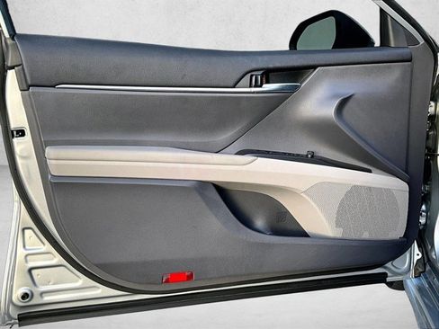 Used 2024 Toyota Camry SE image 18