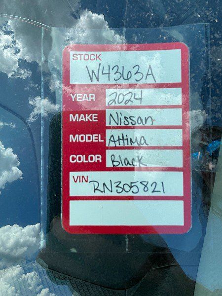 Used 2024 Nissan Altima 2.5 SR w/ SR Premium Package FWD image 10