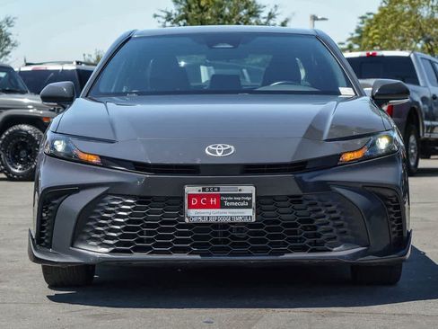 Used 2025 Toyota Camry SE FWD image 2