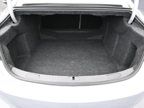 Used 2018 Chevrolet Impala LT FWD image 7