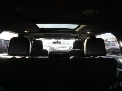 Used 2017 Ford Explorer XLT w/ Equipment Group 202A image 12