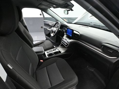 Used 2022 Ford Explorer XLT image 50