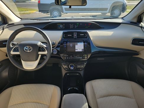 Used 2018 Toyota Prius Four image 16
