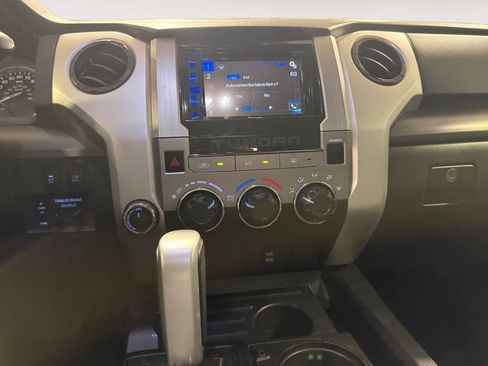 Used 2016 Toyota Tundra SR5 w/ SR5 Upgrade Package AWD/4WD image 12