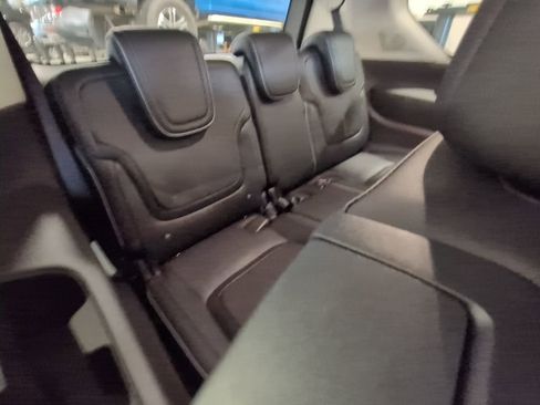 Used 2025 INFINITI QX80 Sensory image 26