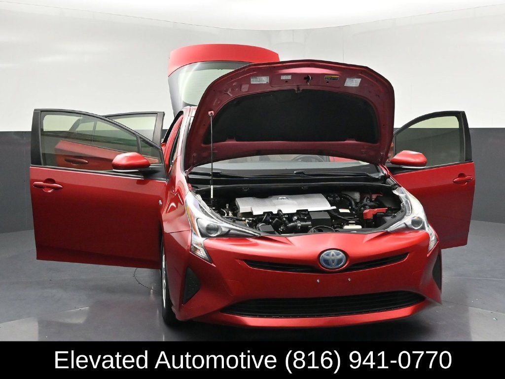 Used 2018 Toyota Prius One FWD image 33
