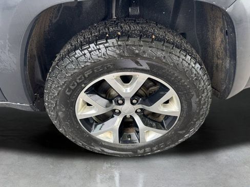 Used 2018 Jeep Cherokee Trailhawk AWD/4WD image 14