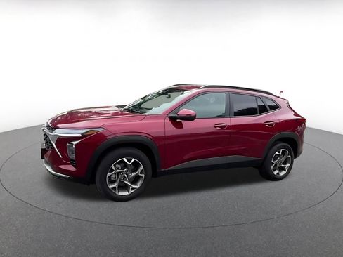 Used 2025 Chevrolet Trax LT image 6