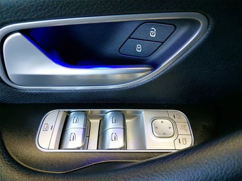 Used 2024 Mercedes-Benz GLS 450 4MATIC image 41