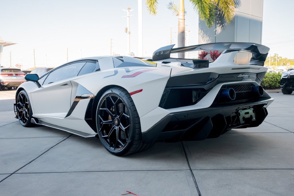 Used 2019 Lamborghini Aventador SVJ AWD/4WD image 22