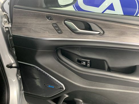 Used 2022 Jeep Grand Cherokee L Overland w/ Luxury Tech Group IV image 42