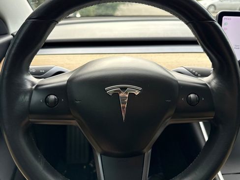 Used 2018 Tesla Model 3 Long Range image 22