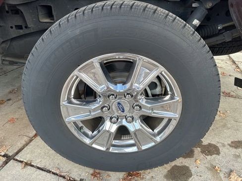 Used 2015 Ford F150 Lariat image 10