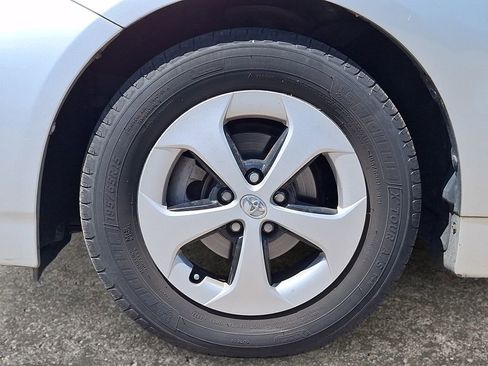 Used 2014 Toyota Prius Four image 7