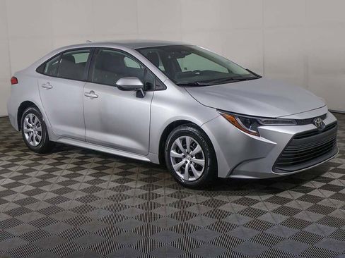 Used 2023 Toyota Corolla LE FWD image 40