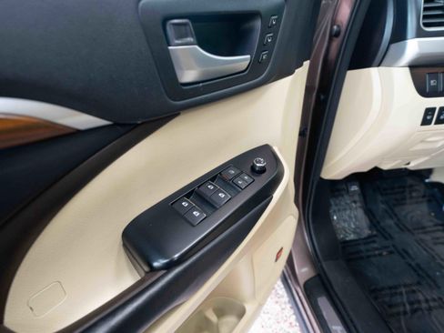 Used 2018 Toyota Highlander Limited Platinum w/ Protection Package #3 image 7