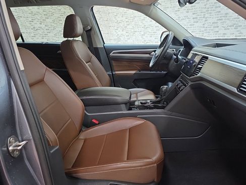 Used 2022 Volkswagen Atlas SE w/ Panoramic Sunroof Package image 13