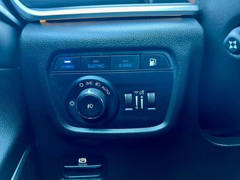 Used 2022 Jeep Grand Cherokee Limited 4xe w/ Luxury Tech Group II image 20