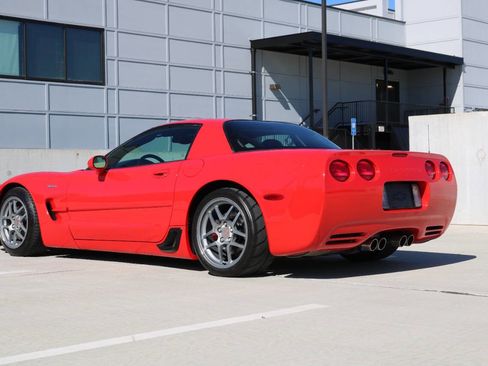 Used 2001 Chevrolet Corvette Z06 w/ Memory Pkg image 45