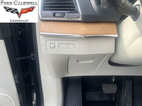 Used 2022 Volvo XC90 T8 Inscription Expression w/ Advanced Package image 17