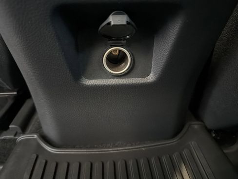 Used 2022 Toyota RAV4 LE AWD/4WD image 13