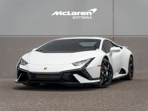 Used 2024 Lamborghini Huracan Tecnica RWD image 2