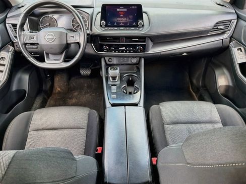 Used 2025 Nissan Rogue SV FWD image 36