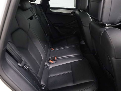 Certified 2026 Porsche Macan AWD/4WD image 36