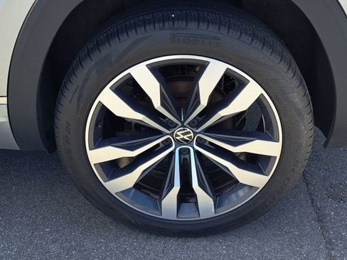 Used 2021 Volkswagen Atlas Cross Sport SEL Premium image 27