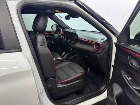 Used 2025 Chevrolet TrailBlazer RS w/ Convenience Package FWD image 14