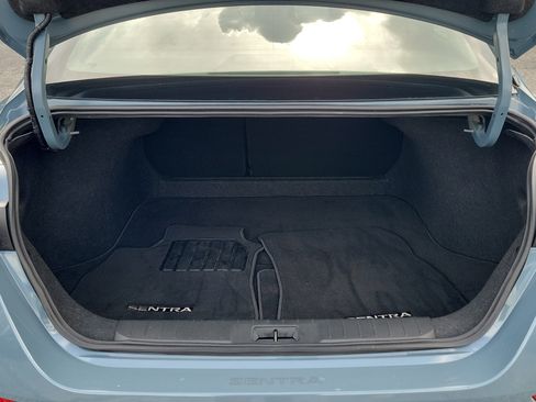 Certified 2025 Nissan Sentra SR FWD image 7