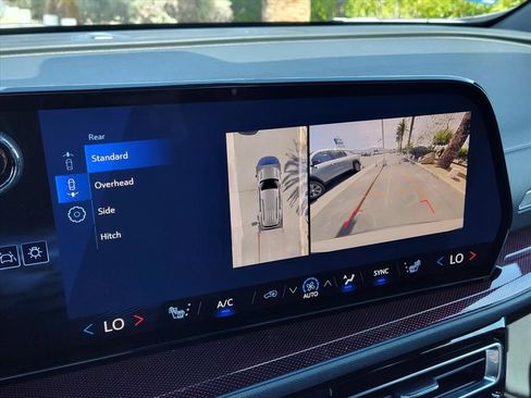 New 2026 Chevrolet Traverse Z71 w/ Driver Confidence Package AWD/4WD image 12