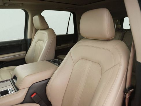 Used 2022 Ford Expedition Max Limited RWD image 10