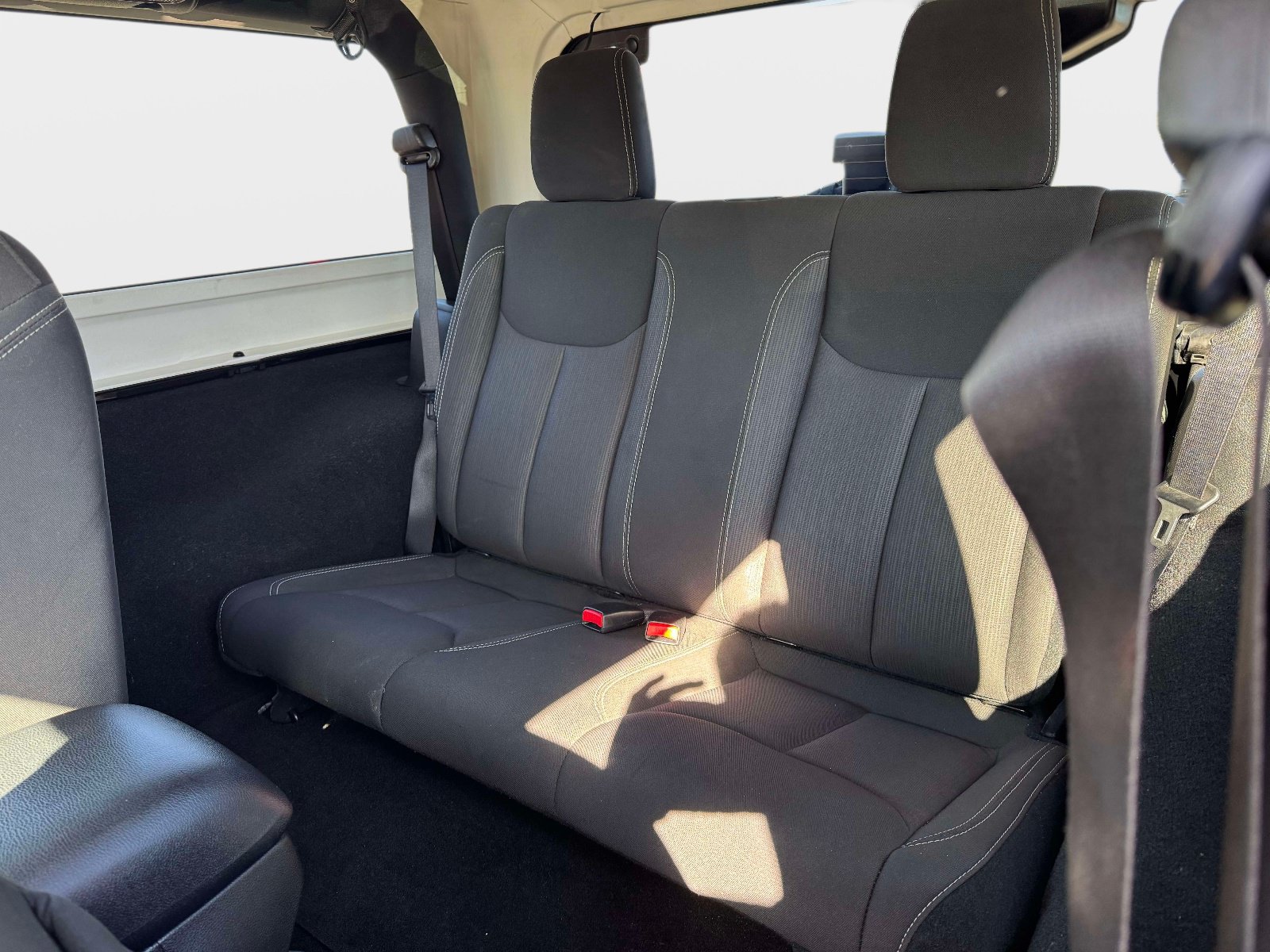 Used 2016 Jeep Wrangler Sahara w/ Connectivity Group AWD/4WD image 9