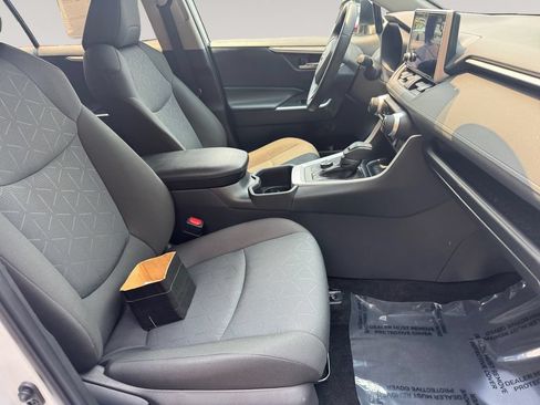 Used 2024 Toyota RAV4 XLE w/ Convenience Package AWD/4WD image 15