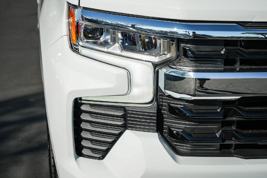 New 2026 Chevrolet Silverado 1500 LT w/ Safety Package AWD/4WD image 9