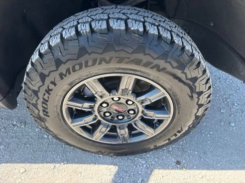 Used 2024 GMC Sierra 1500 AT4X AWD/4WD image 31