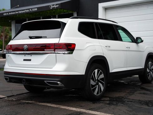 Used 2026 Volkswagen Atlas SE FWD image 4