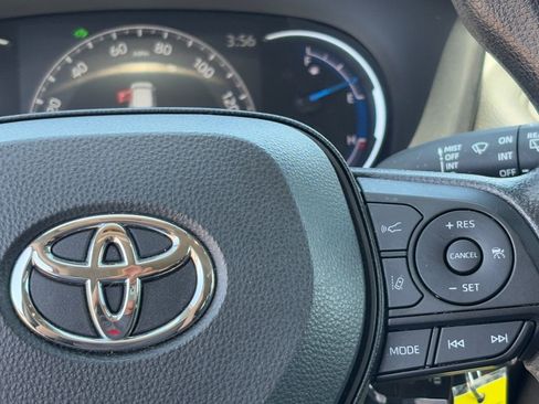 Used 2025 Toyota RAV4 LE AWD/4WD image 20