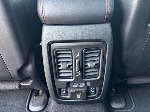 Used 2025 Dodge Durango GT AWD/4WD image 26