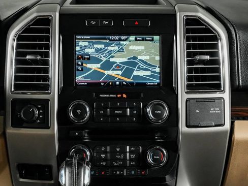 Used 2015 Ford F150 Lariat AWD/4WD image 24