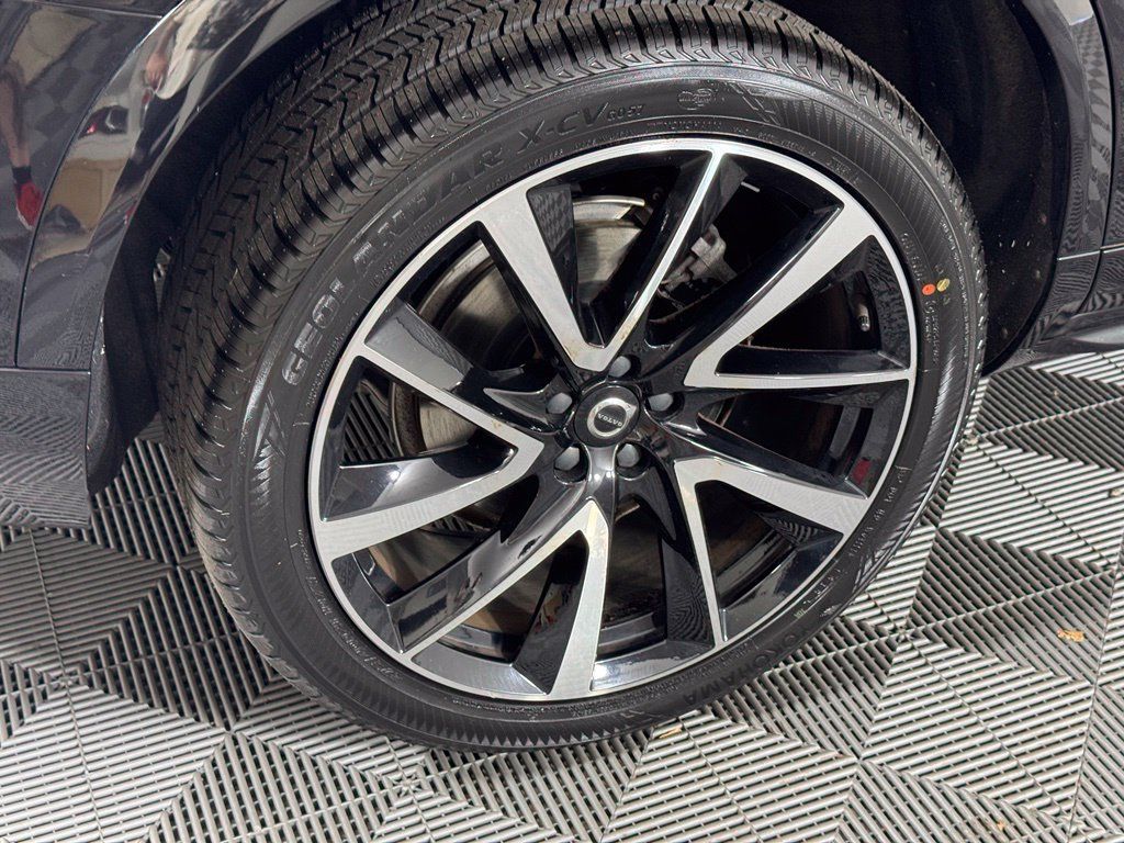 Used 2022 Volvo XC90 T6 Momentum w/ Advanced Package AWD/4WD image 6