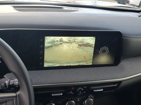 Certified 2025 Nissan Kicks SV image 30