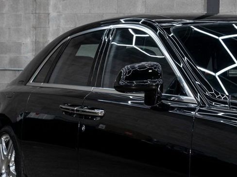 Used 2016 Rolls-Royce Ghost image 40