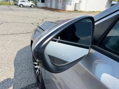 Used 2022 Honda Accord Touring image 30