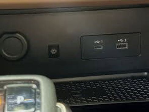 Used 2024 Nissan Pathfinder Platinum w/ Cargo Package image 21