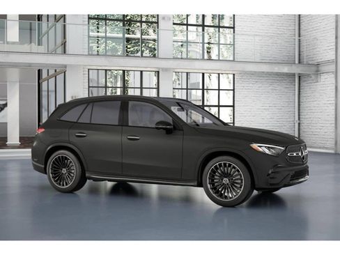 Used 2025 Mercedes-Benz GLC 300 image 24