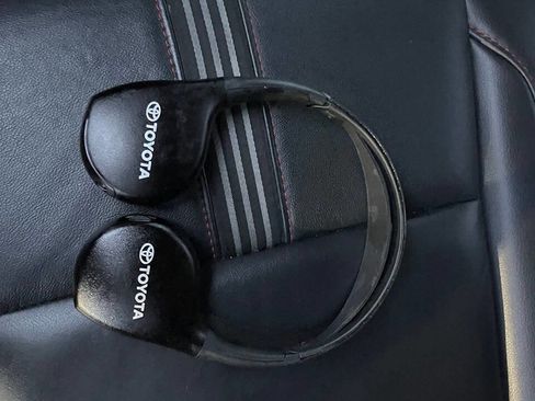 Used 2019 Toyota Highlander SE image 26