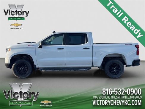 Used 2022 Chevrolet Silverado 1500 LT Trail Boss w/ LPO, Dark Essentials Package image 3